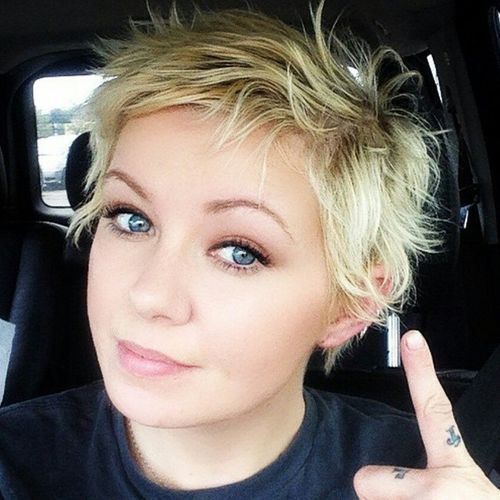 Pixie short hair with waved layers