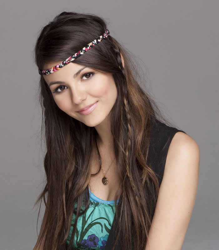 2. Victoria-Justice-Side-Braided-With-Headbands-Rope-Highlight-Hair