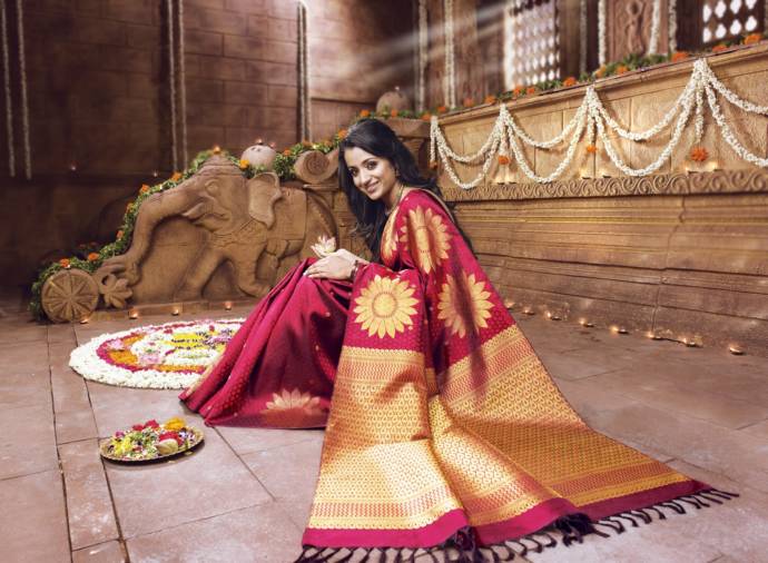 3. silk-sarees-most-latest-collection-for-girls-10