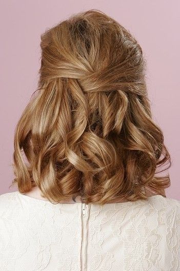 Retro hairstyle for prom nights