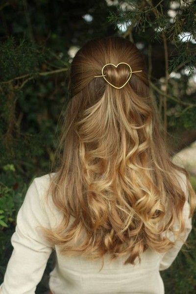 An easy romantic open hairstyle for college fest