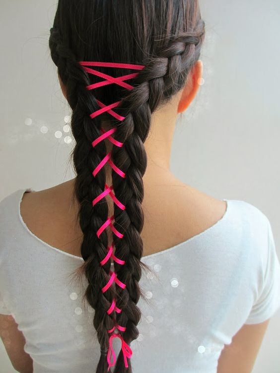 Double braided romantic hairstyle idea for college fest