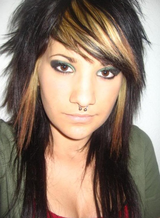 Emo on black hairs with chunky golden highlights