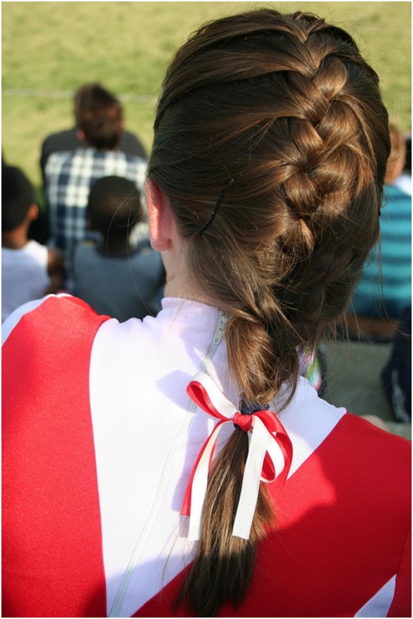 High back braid with ribbons