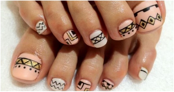 geometrical-patterned-nail-art