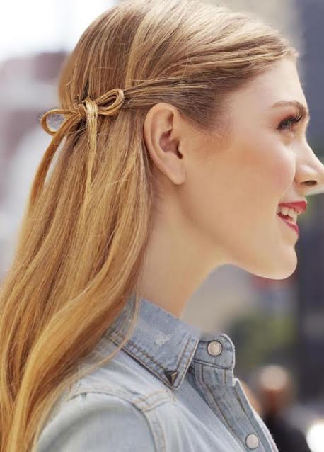 open-hairstyle-with-a-side-bow