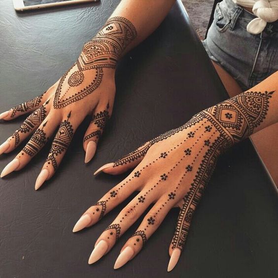 Sleek and long henna design