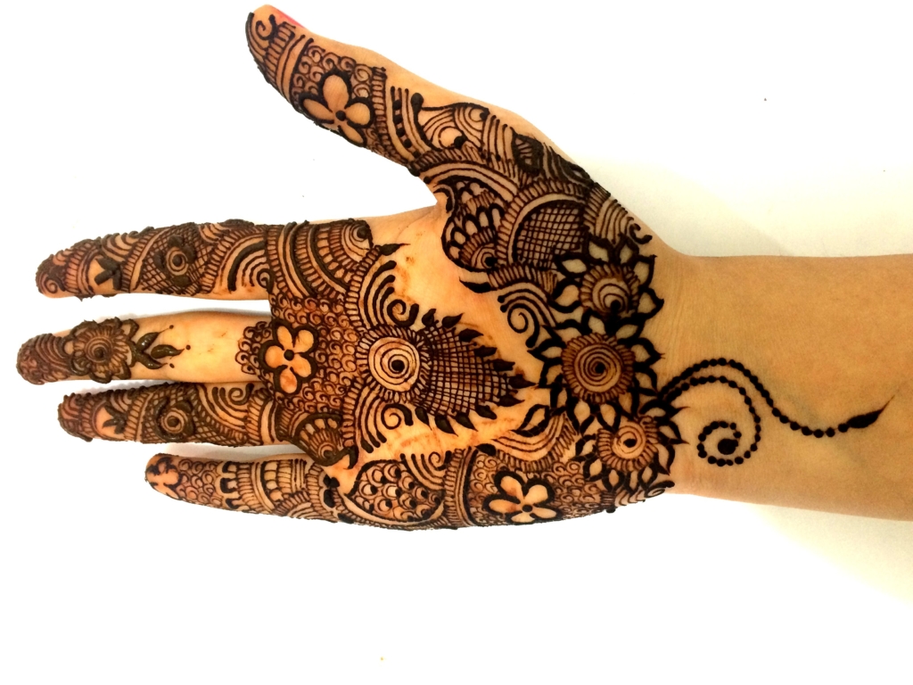 Disjoint floral henna design for palms