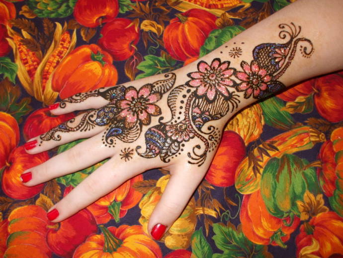Glittery and colorful mehndi designs for hands