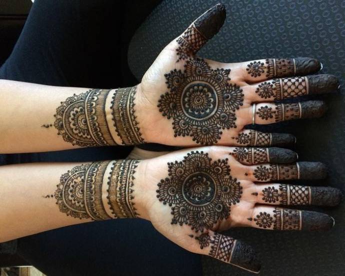 Intricate designer handcrafted henna design