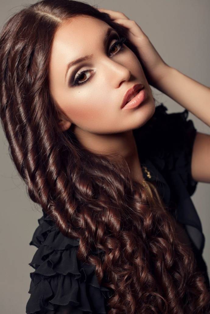 Best fashion trendy hairstyle with curls