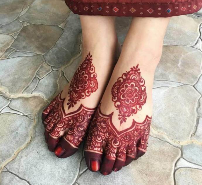 Ethnic touch with mehandi