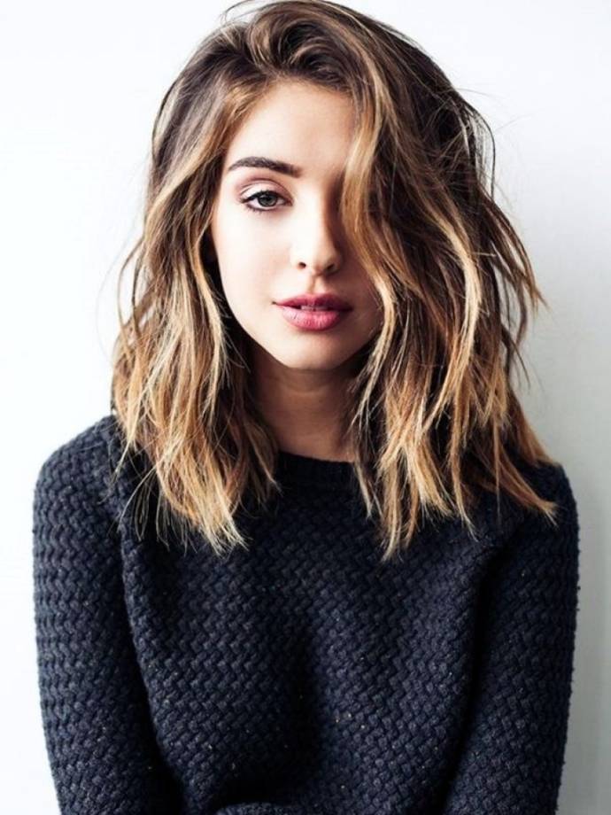 Haircut for dry and frizzy, wavy hairstyle