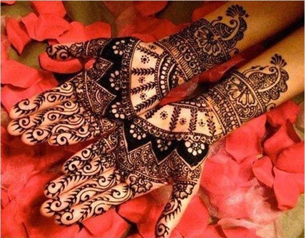 Occasional mehendi pattern for hands