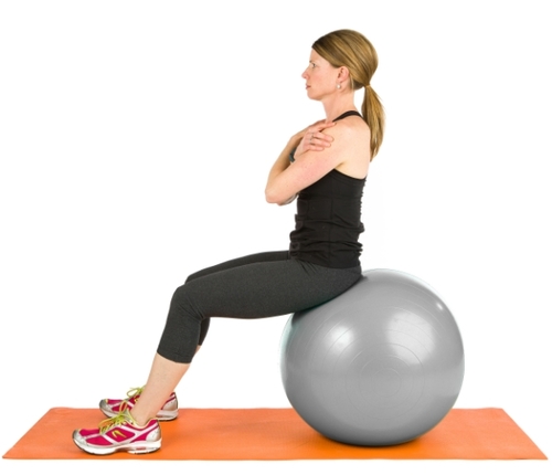 Abdominal crunches on the ball