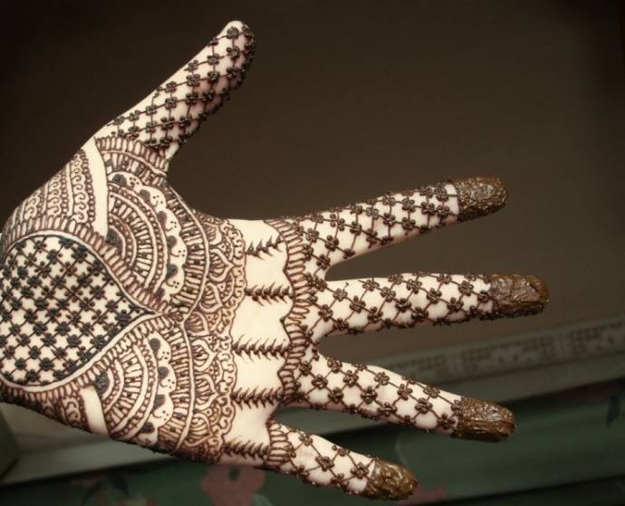 Full palm henna design for weddings