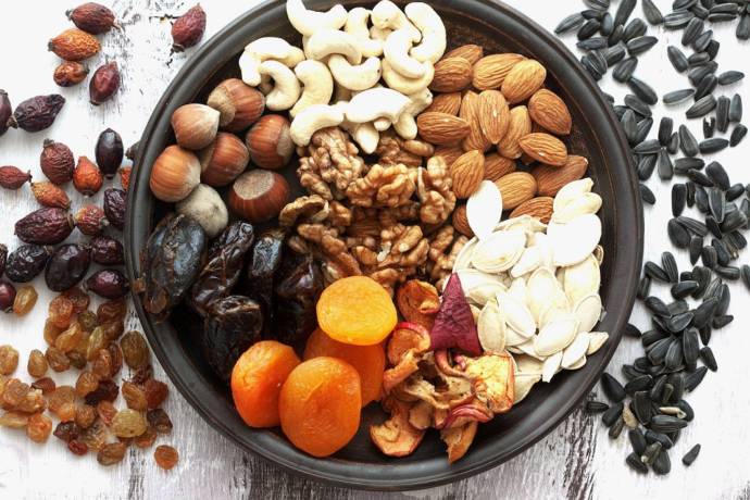 Dry fruits that are fiber rich foods