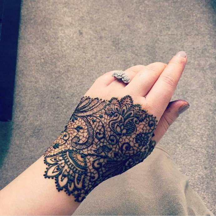 Mehndi on Back side of the Hand