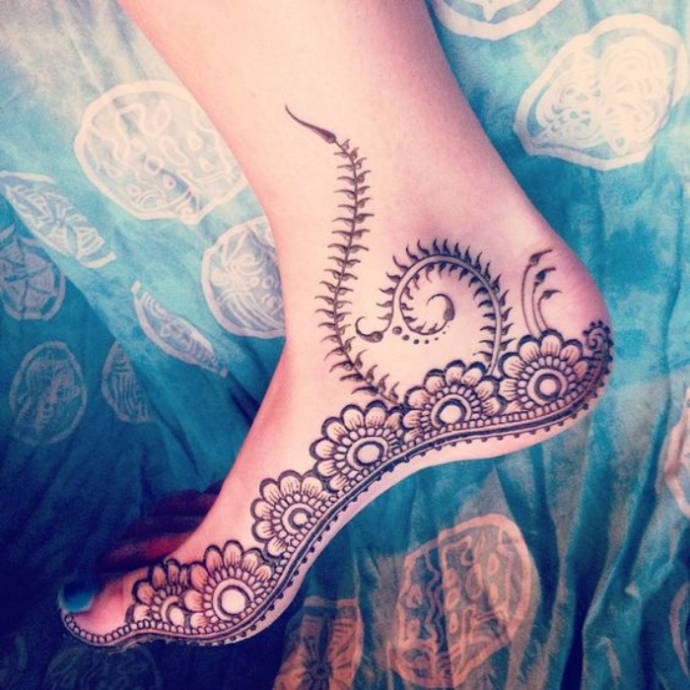 One Side Floral Vine with Dotting and two leafy Vines on Ankle