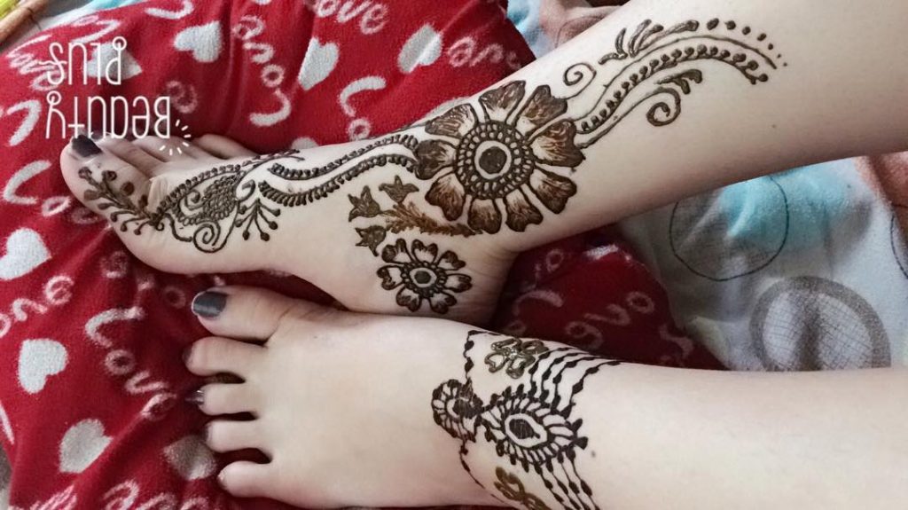 Simple Floral Leg and Ankle Mehndi Design