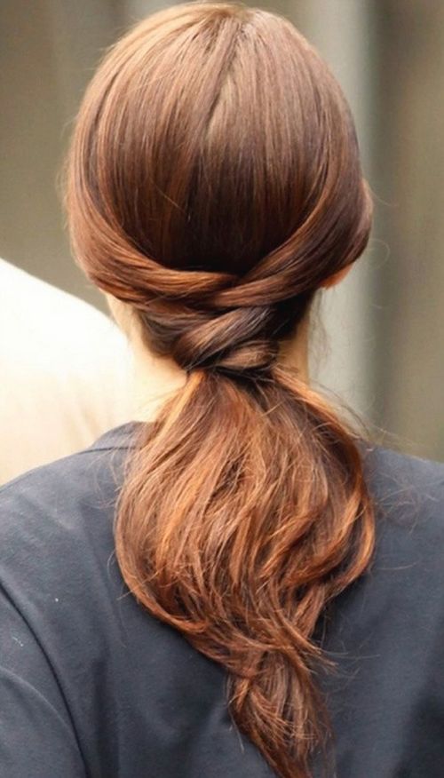 Simple hairdo with straight ends