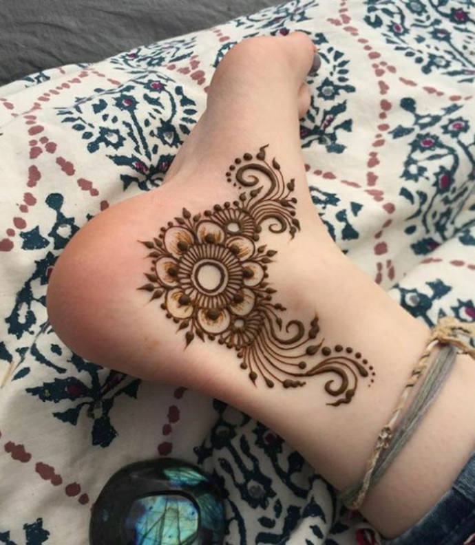Stylish Ankle Tattoo of Mehndi
